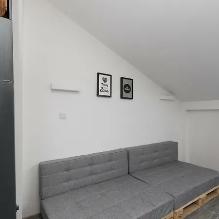 Loft Retoryka Apartman *